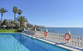 Apartamento En Urb Primera Linea De Playa